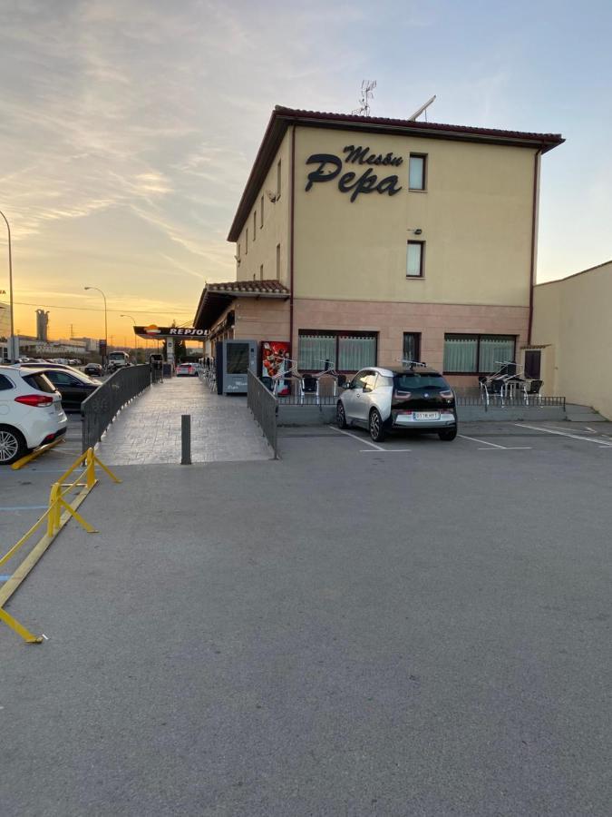 Hostal Meson Pepa Logrono Luaran gambar