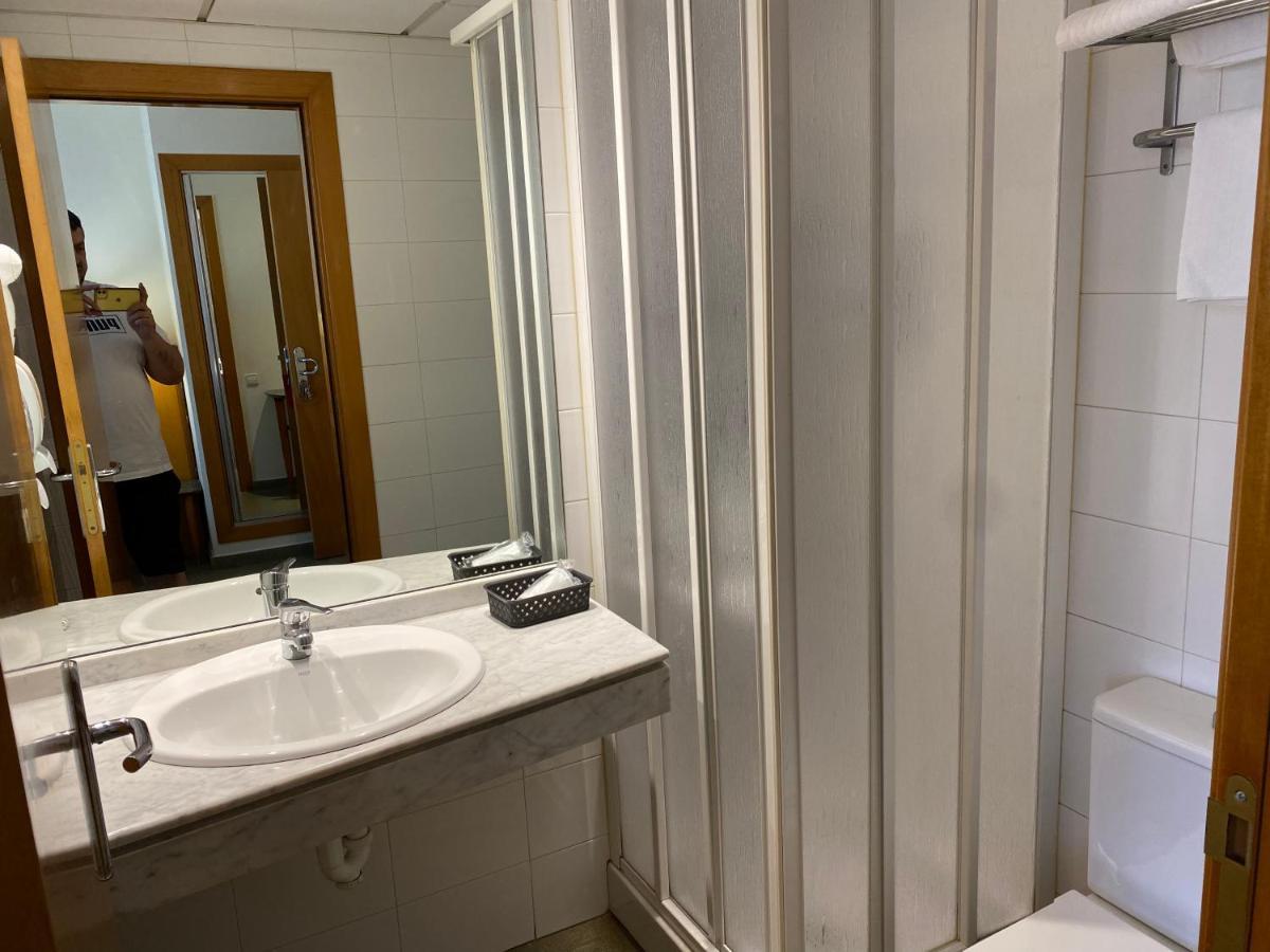 Hostal Meson Pepa Logrono Luaran gambar
