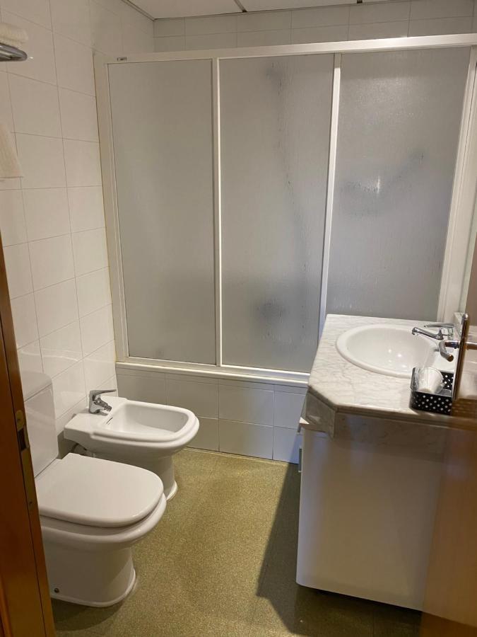 Hostal Meson Pepa Logrono Luaran gambar
