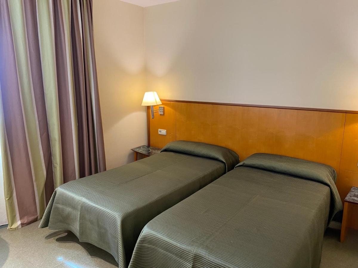 Hostal Meson Pepa Logrono Luaran gambar