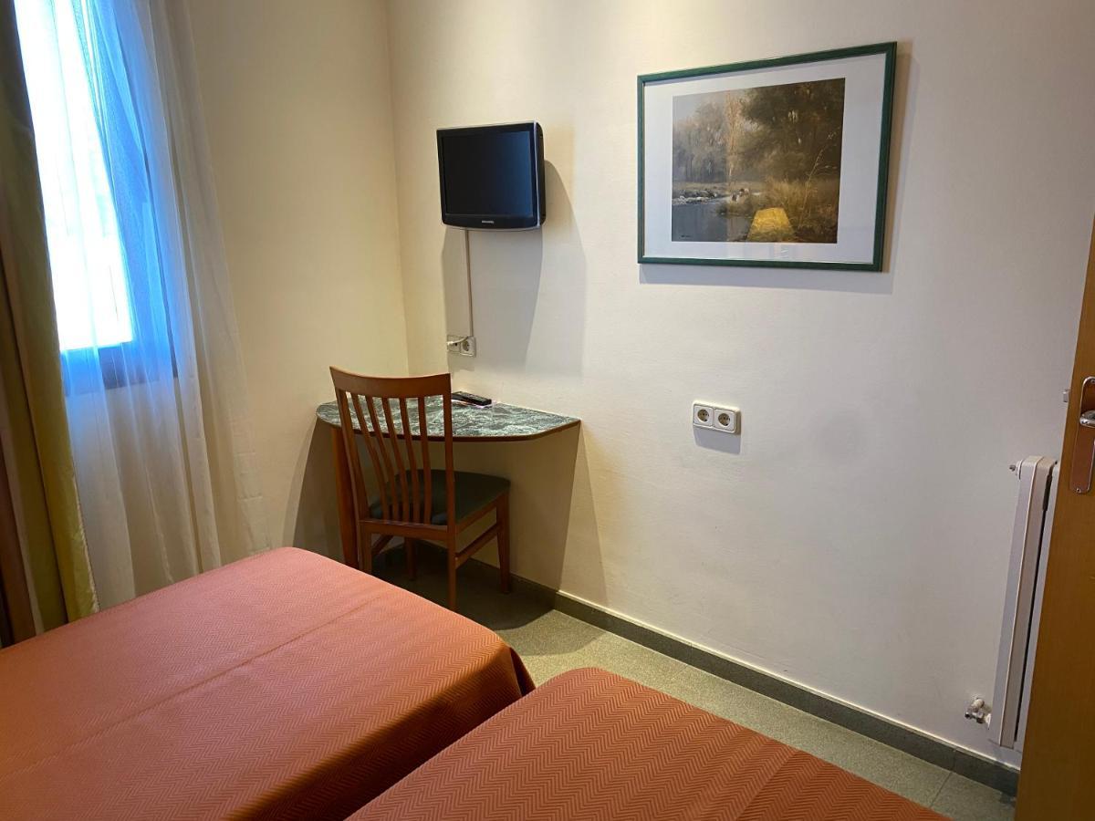 Hostal Meson Pepa Logrono Luaran gambar