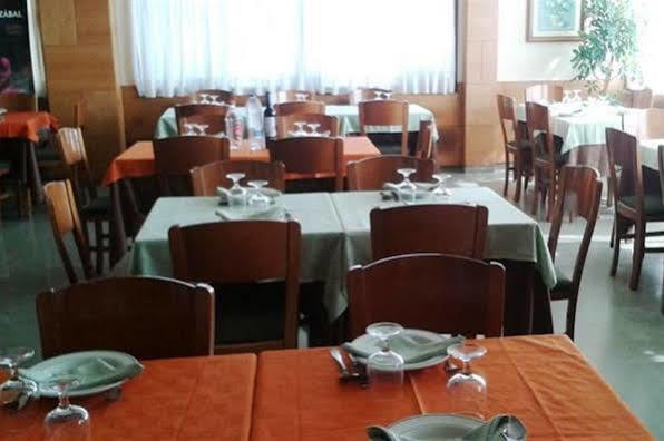 Hostal Meson Pepa Logrono Luaran gambar